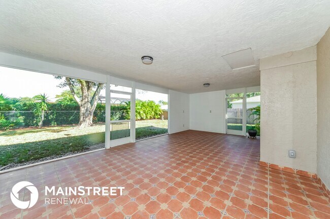 Building Photo - 2750 Trilby Ave