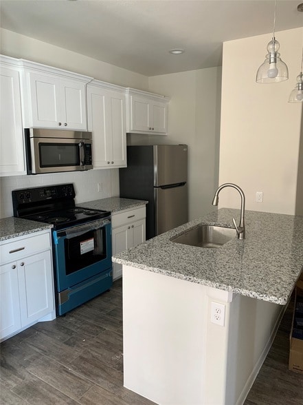 Building Photo - 2409 N Hickory St