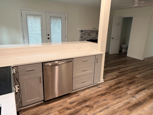 Building Photo - 2429 Crowncrest Dr