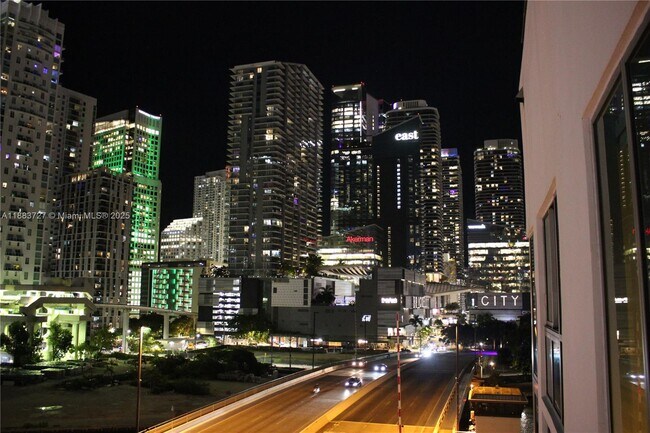 Building Photo - 350 S Miami Ave