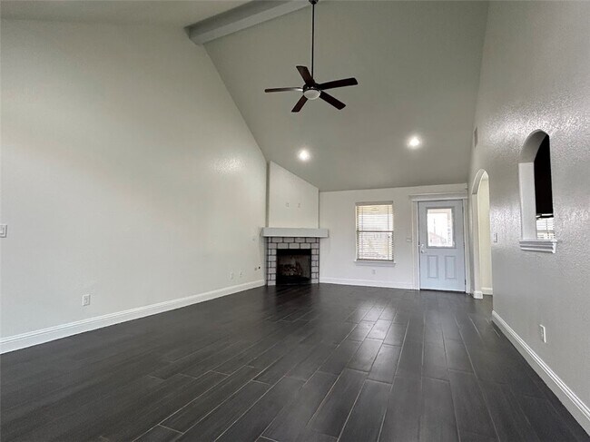 Building Photo - 910 Sunset Ln