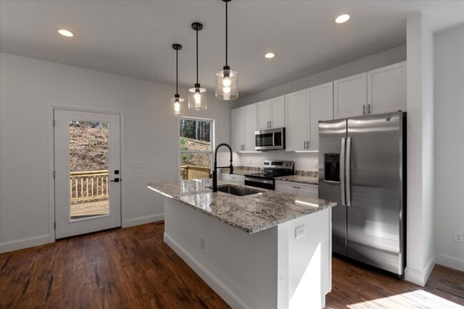 Building Photo - 131 Owenby Ln