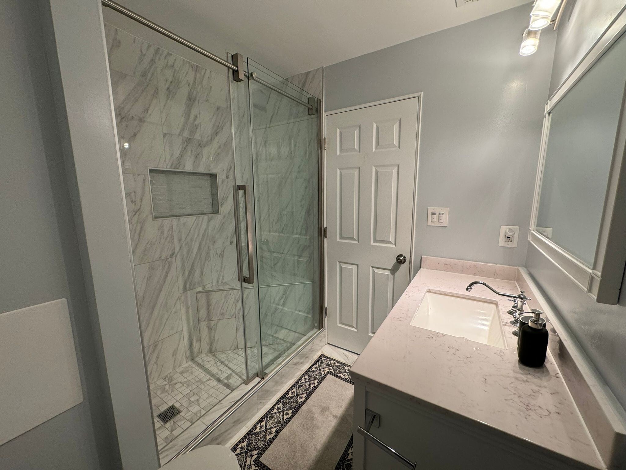 Attached Full Bath to Bedrooom - 6164 Deer Ridge Trl