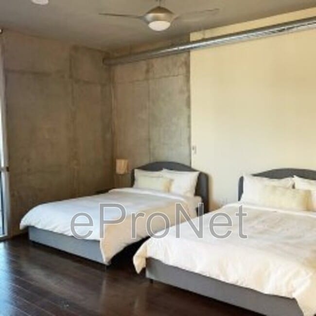 Building Photo - 353 E Bonneville Ave