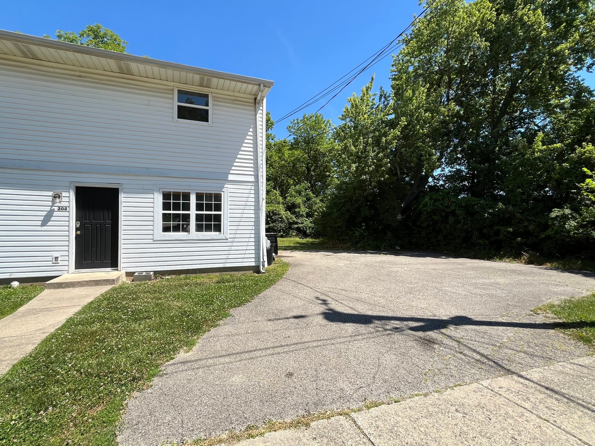Building Photo - 208 Homestead Ave