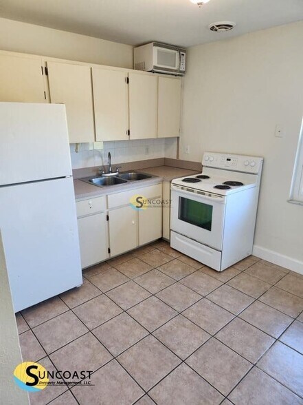 Building Photo - 27178 Adams St