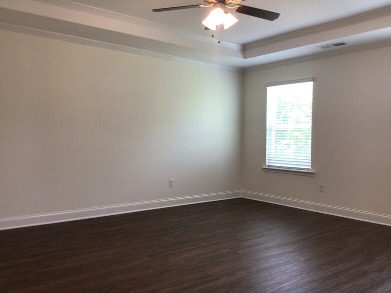 Building Photo - 14111 Singing Creek Ln