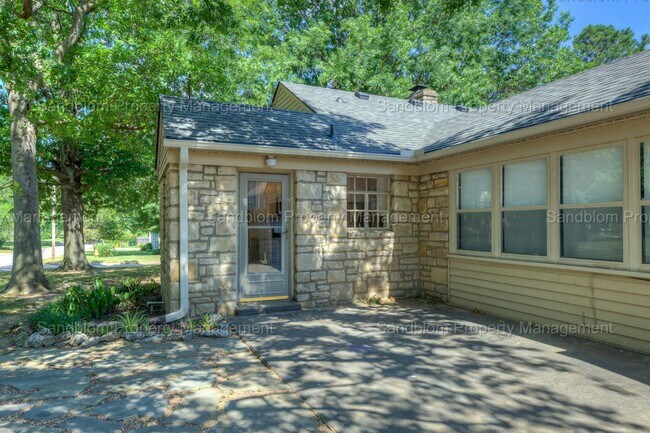 Building Photo - FOR LEASE | Tulsa | Available Now!