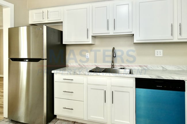 Building Photo - 5133 Adella St