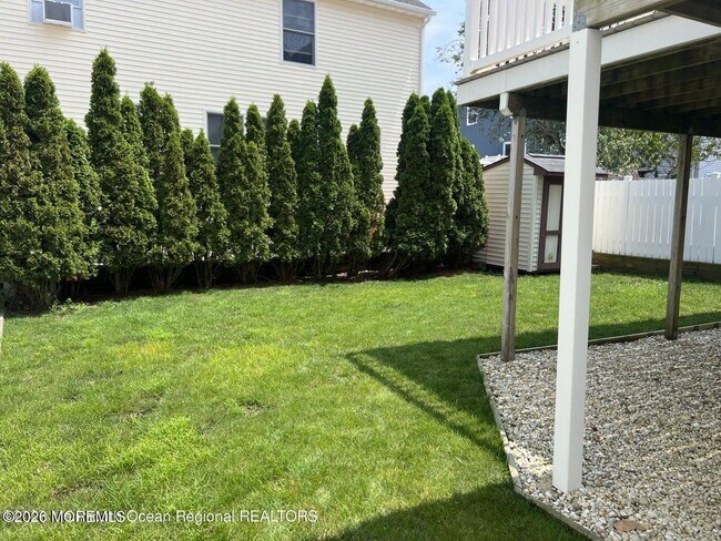 Building Photo - 83 Vanard Dr