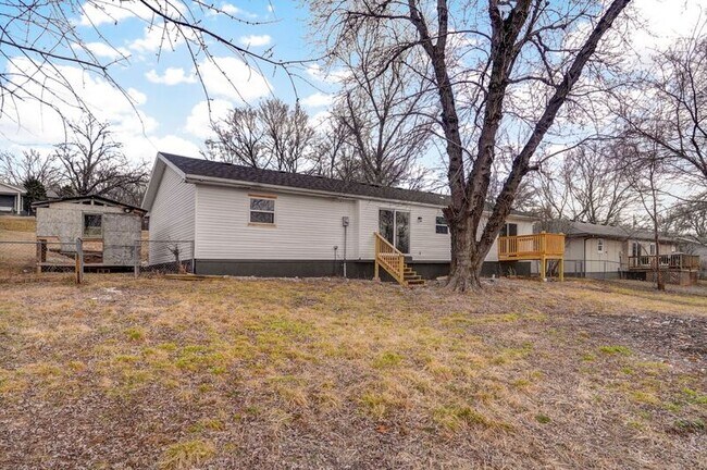 Building Photo - 1717 N 16th St