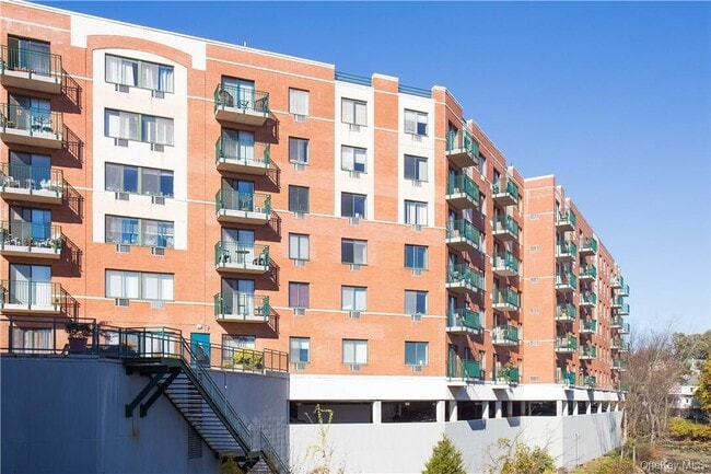 Building Photo - 123 Mamaroneck Ave