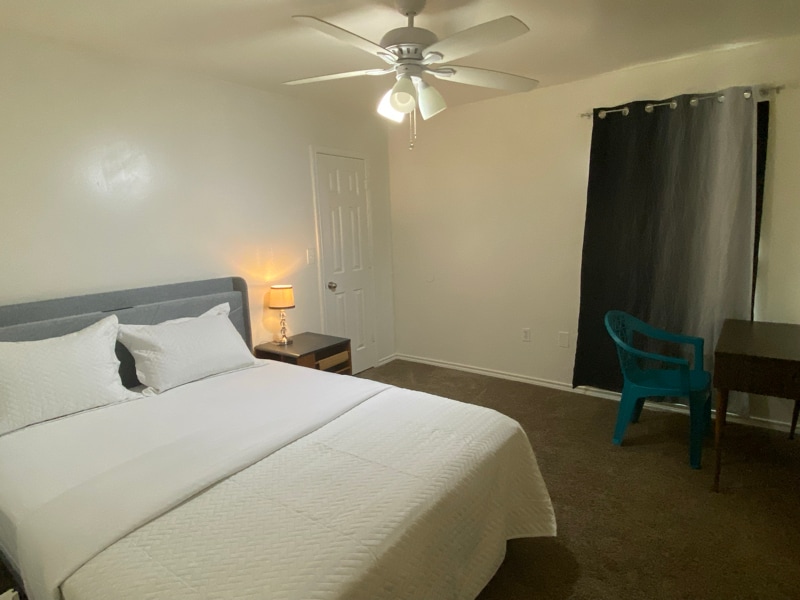 Building Photo - 512 N Chicago Ave