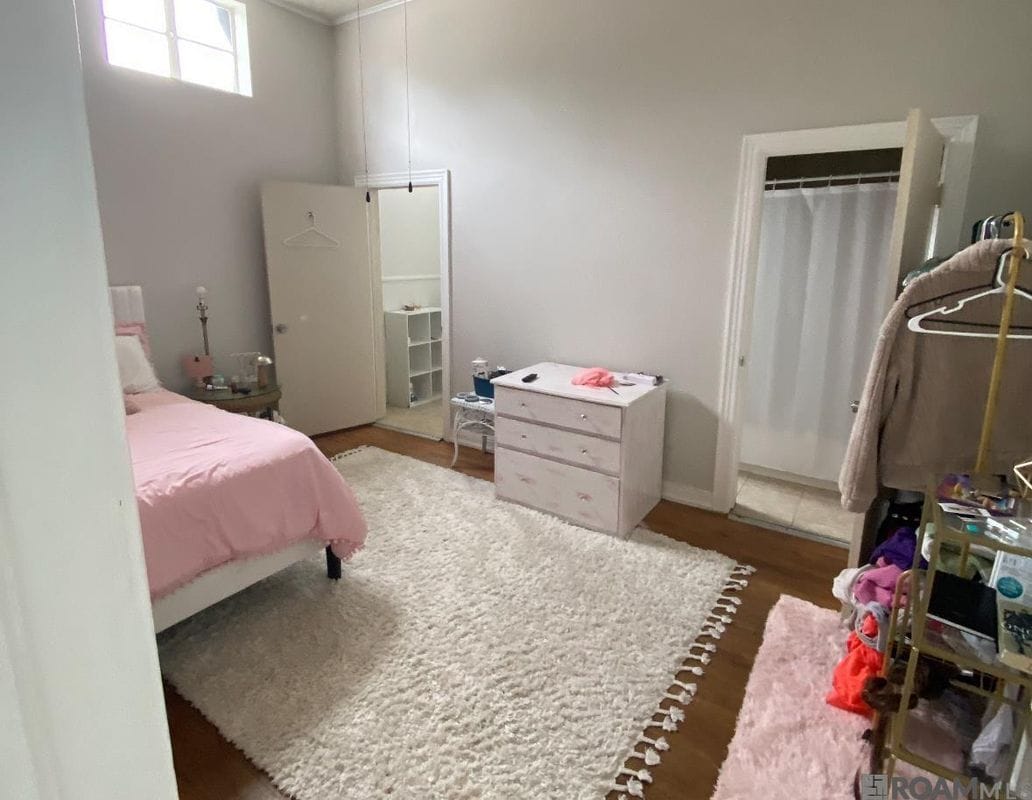 Building Photo - 659 W Main St