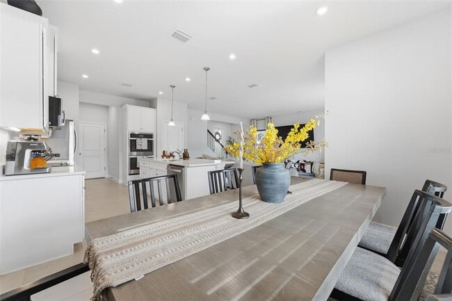 Building Photo - 14031 Crimson Ave