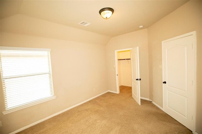 Building Photo - 21325 Kings Guild Ln