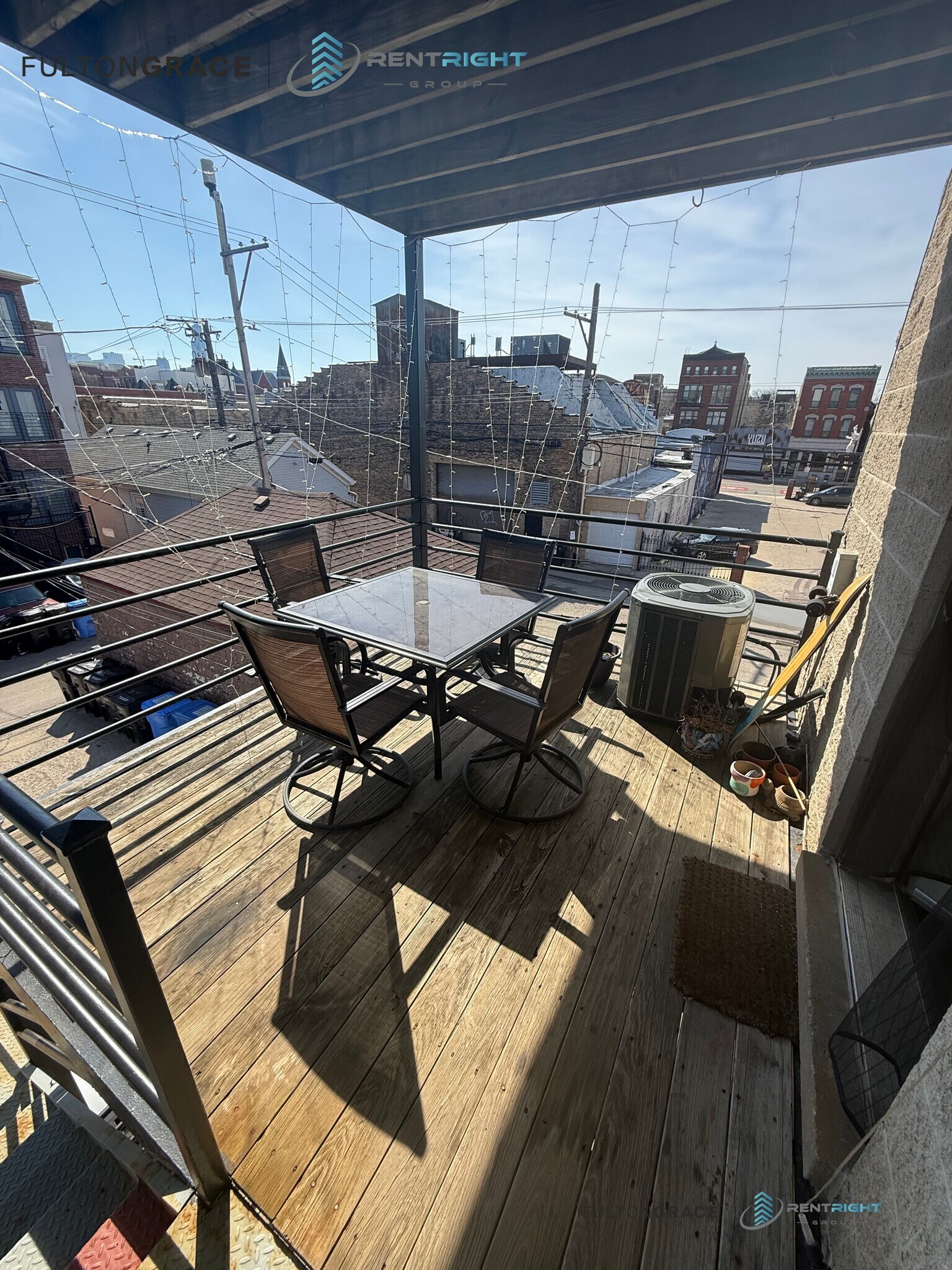 Building Photo - 819 N Wood St