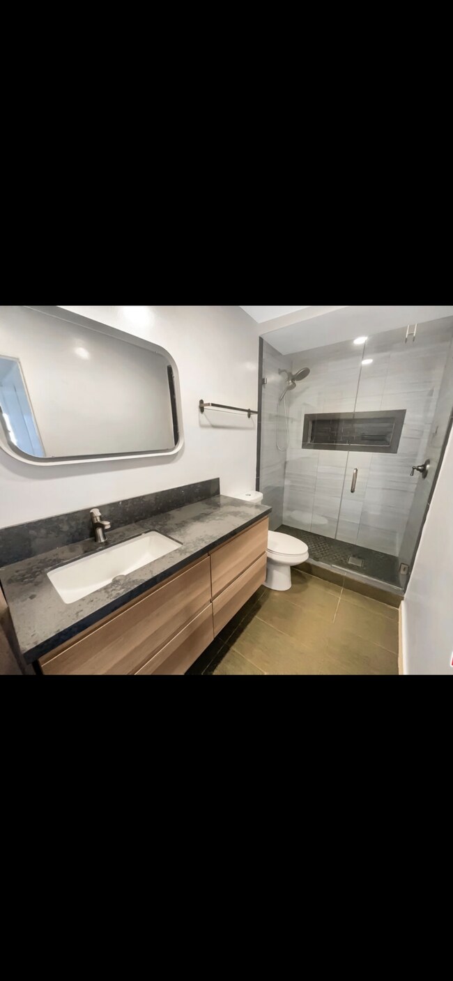 Building Photo - 1101 W MacArthur Blvd