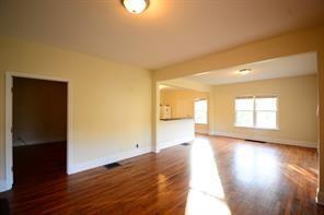 Building Photo - 1637 Columbia Dr