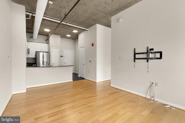 Building Photo - 1300 N St NW