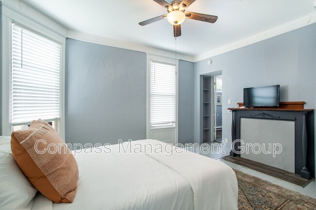 Building Photo - 813 Hall of Fame Dr