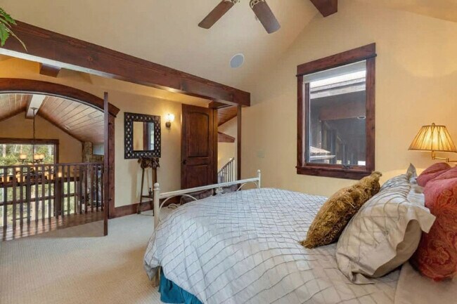 Building Photo - 195 Marks Ln