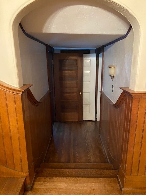 Building Photo - Gorgeous 2 bedroom, 1 bath apartment in Shields Mansion in the historic Old North End
