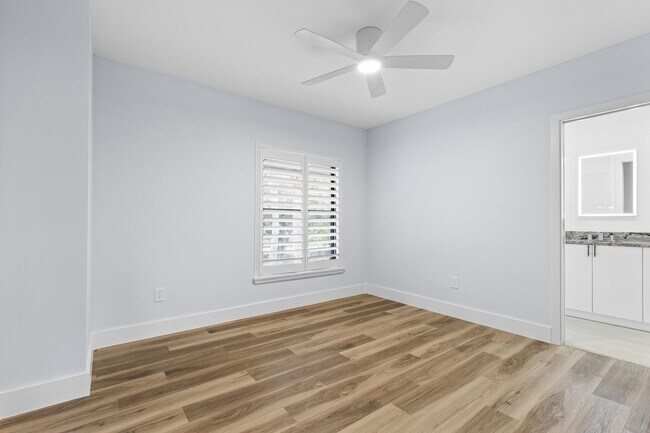 Building Photo - 11311 Pond View Dr