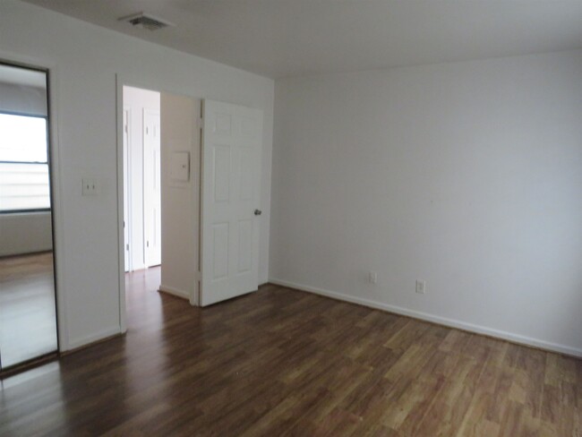 Building Photo - 22 69th St