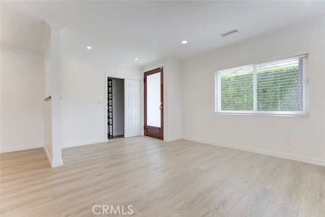 Building Photo - 247 N Oak Ave