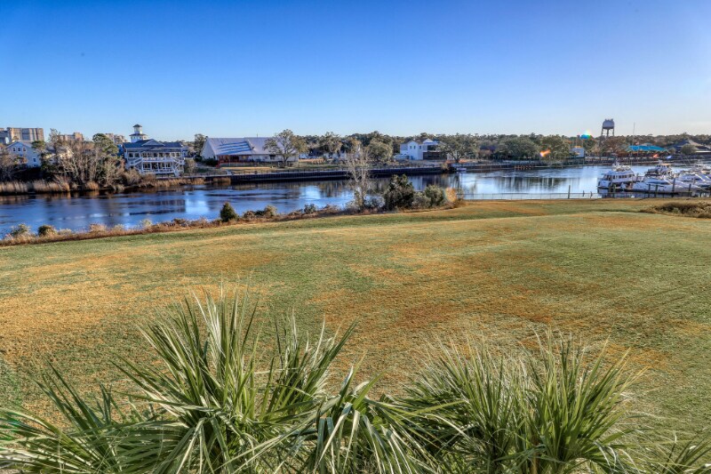Building Photo - 2151 Bridge View Ct
