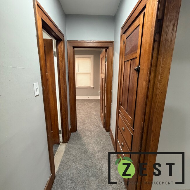 Building Photo - 4055 Beniteau St