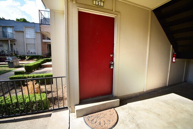 Building Photo - 4750 W 68th St S