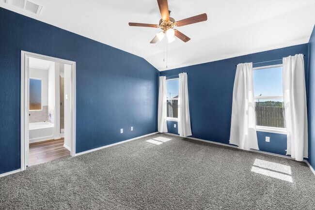 Building Photo - 11812 McCabe Dr