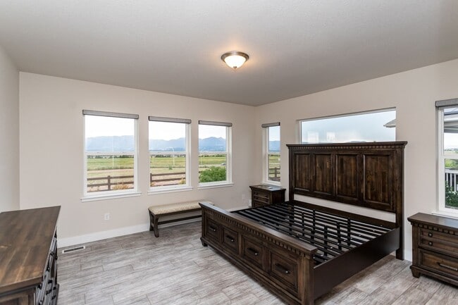 Building Photo - Experience the Perfect Blend of Nature and Luxury!!!