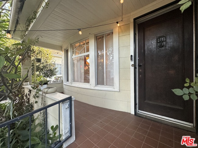 Primary Photo - 437 S Ave 20