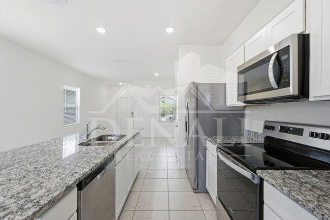 Building Photo - 10941 N 165th Ave
