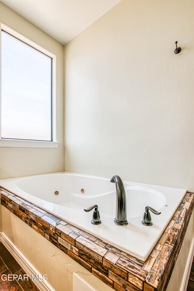 Building Photo - 13401 Emerald Pond Dr