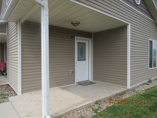 Building Photo - Ranch Style Condo!
