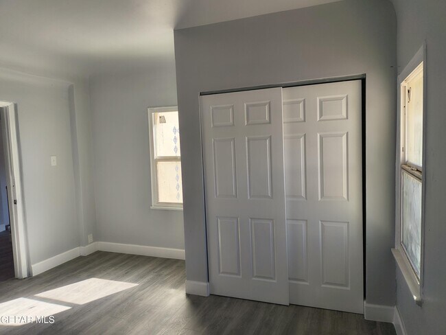 Building Photo - 714 N San Marcial St