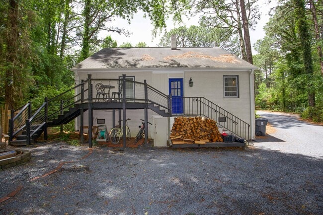 Building Photo - 325 Midland Rd