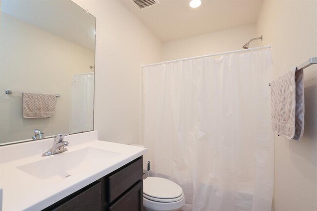 Building Photo - 20914 Solstice Point Dr
