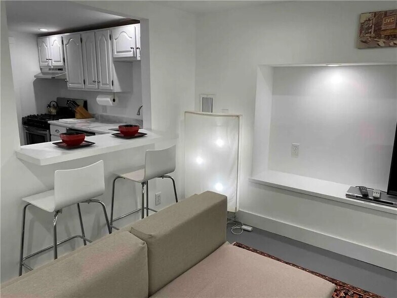 Building Photo - 1566 N Morningside Dr NE