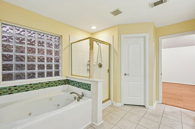 Building Photo - 15114 Magnoliabough Pl