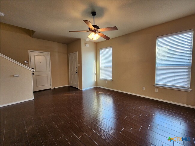 Building Photo - 1032 Brown Rock Dr
