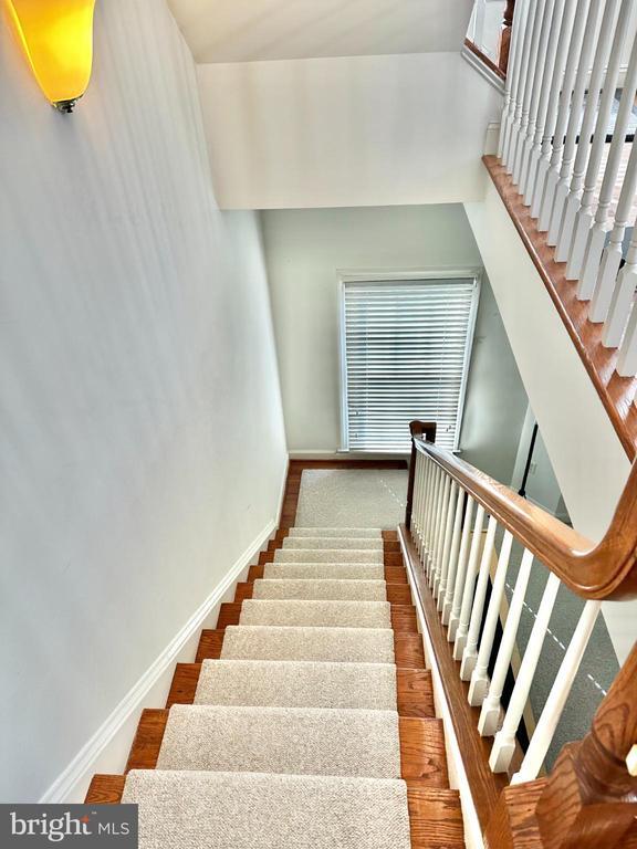 Building Photo - 1607 Seneca Ave