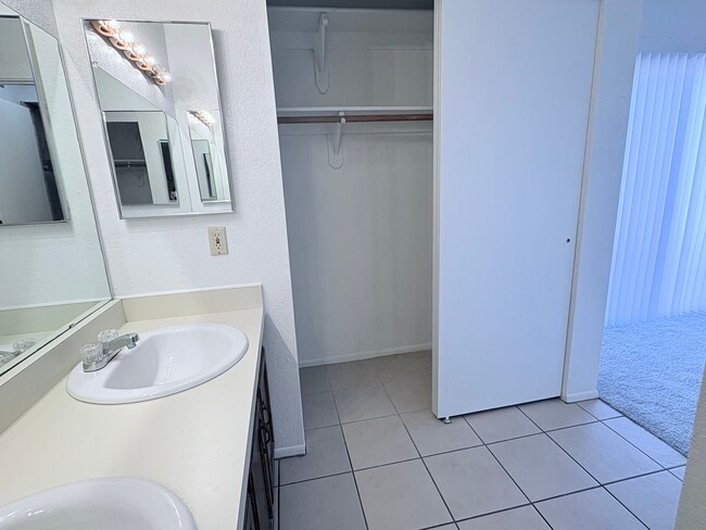 Building Photo - Cozy 3 bed/2 bath home in North East Tucson