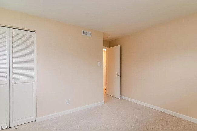 Building Photo - 2961 Archwood Pl