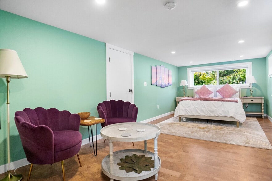 Building Photo - 5257 37th Ave SW