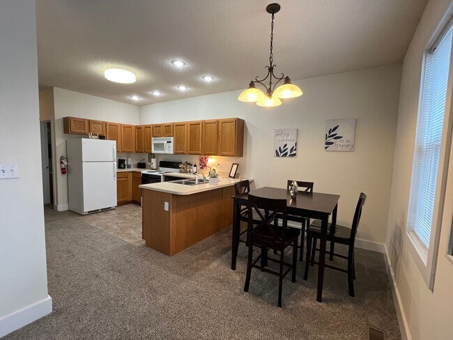 Building Photo - Downtown 1 bedroom